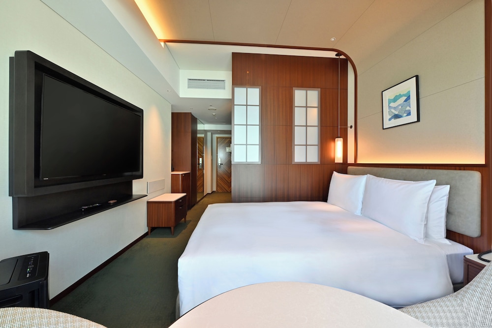MODERATE, DOUBLE BED