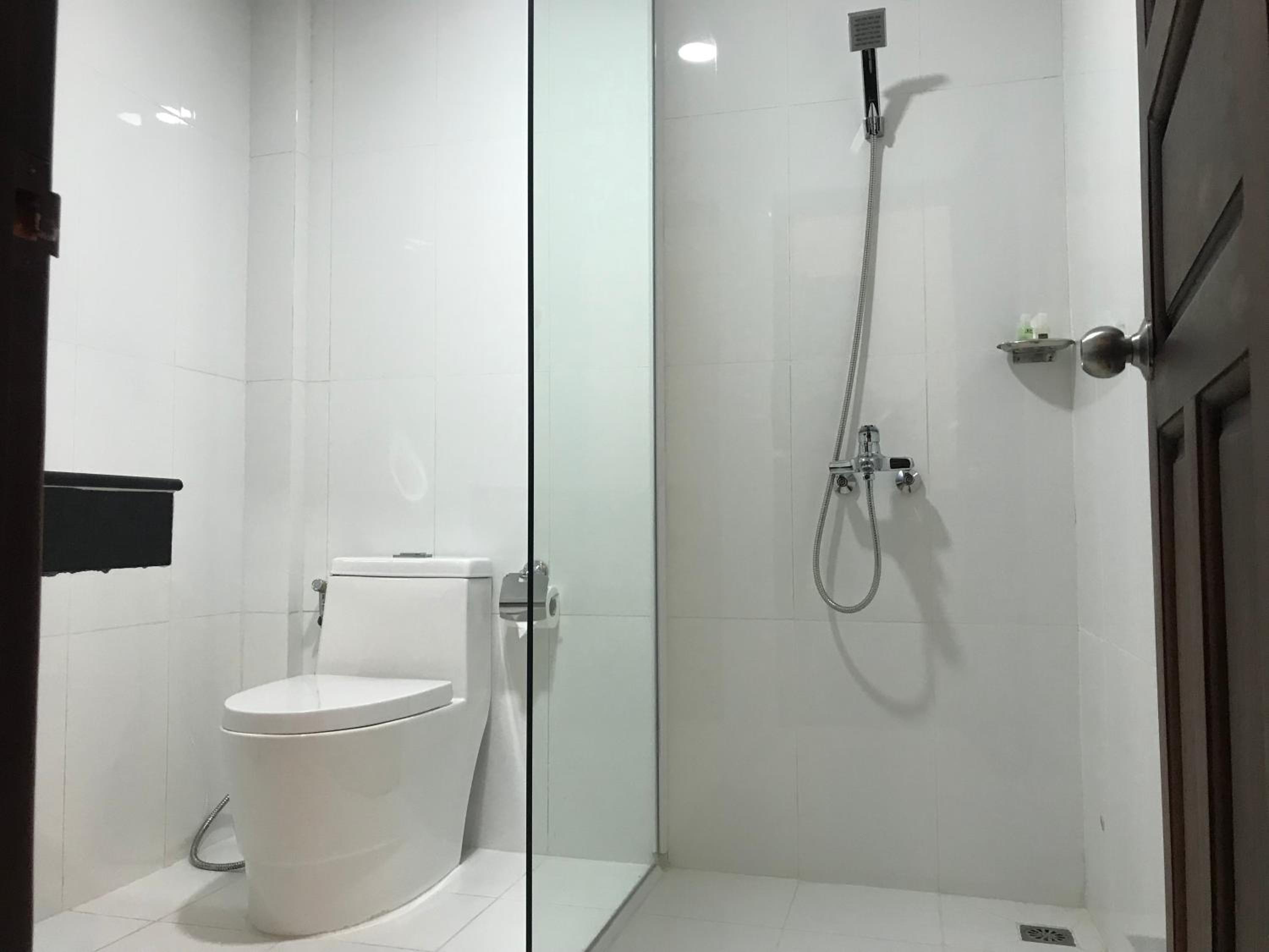 Apple Hotel Two - Near Phnom Penh Airport 48/49