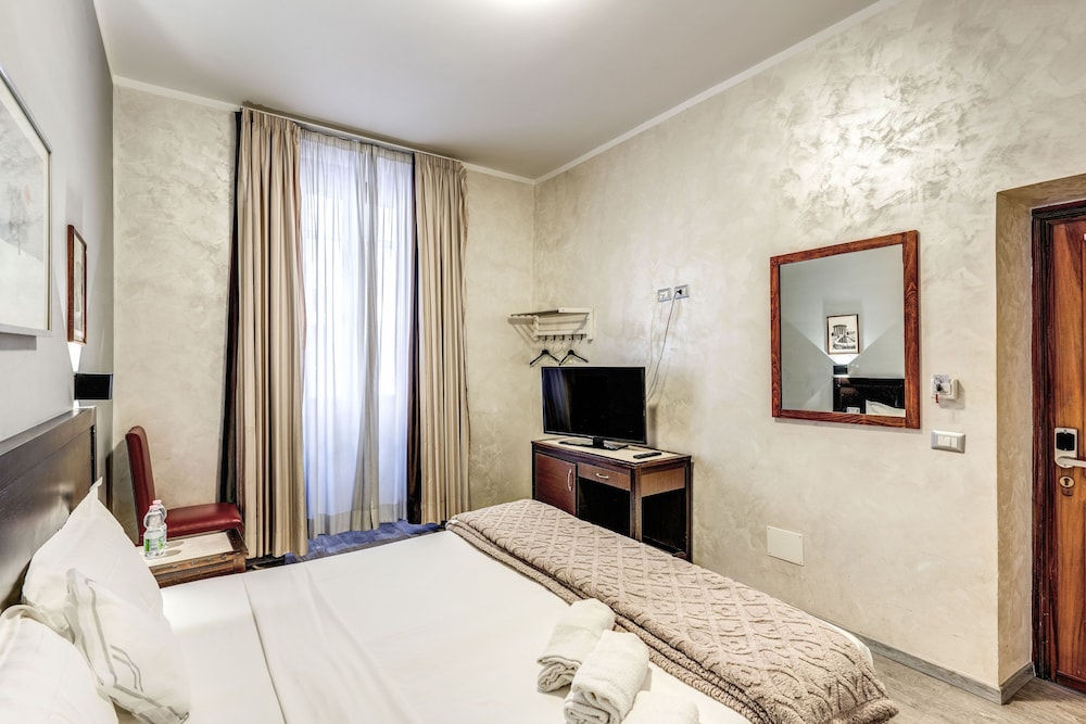 ECONOMY, DOUBLE OR TWIN BED