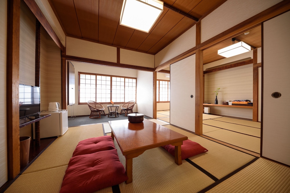 Yufuin Ryokan Okaeri 22/25