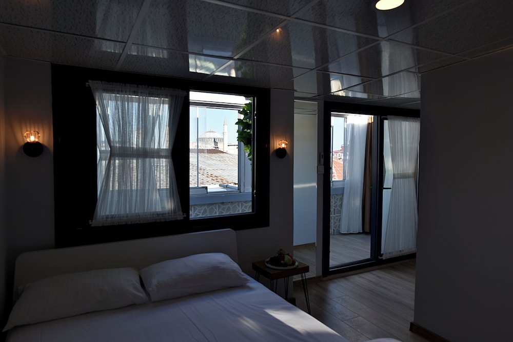 Sunlife Hotel Old City 49/57