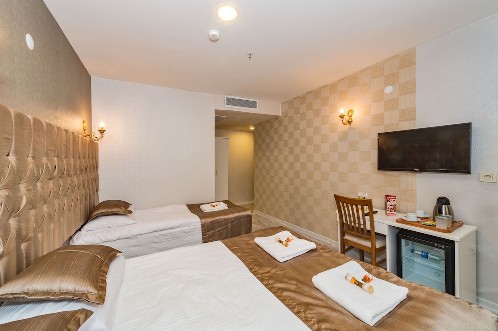 Grand Pamir Hotel 17/50