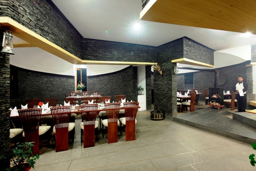 MANU ALLAYA(The Resort Spa in the Himalayas) 38/50