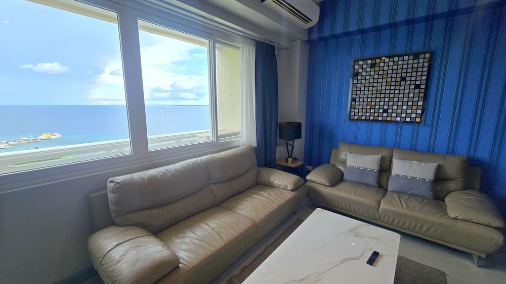 La Mirada Residences 63/87