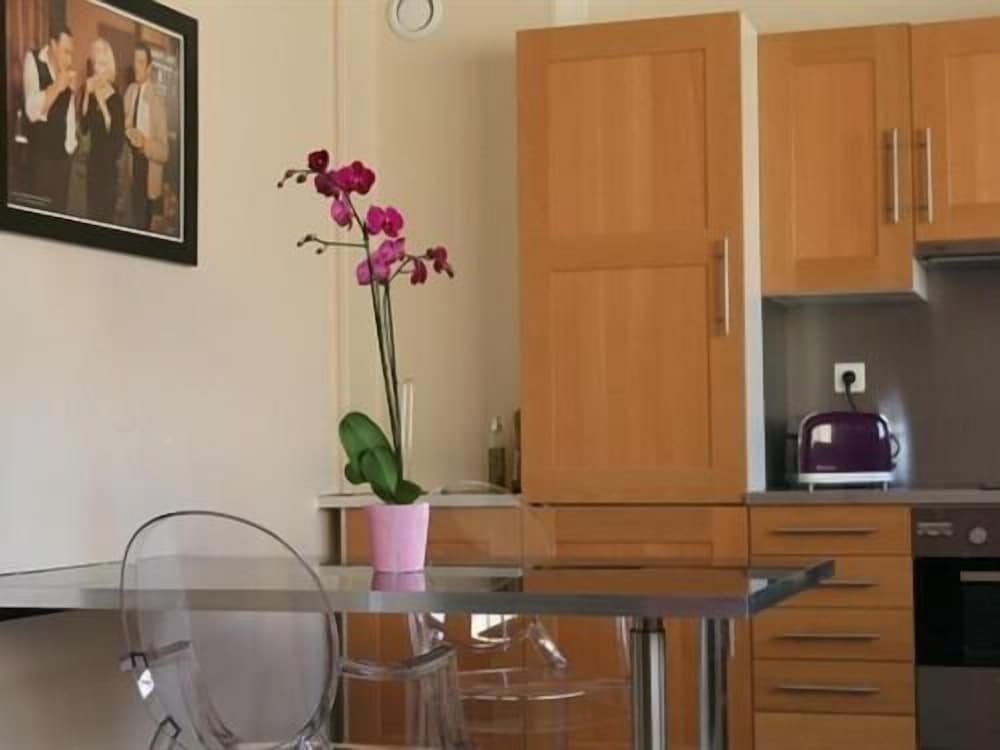 Short Stay Paris Apartments 3/50