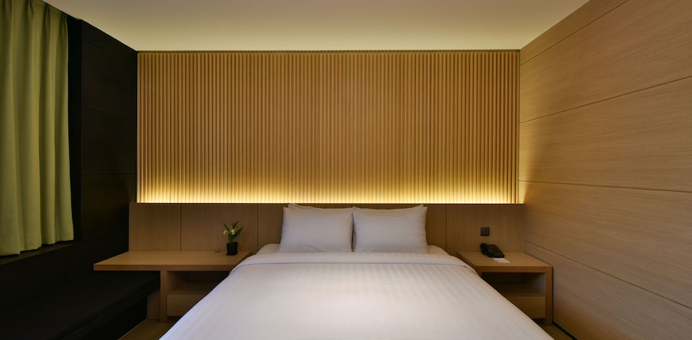 STANDARD, DOUBLE BED