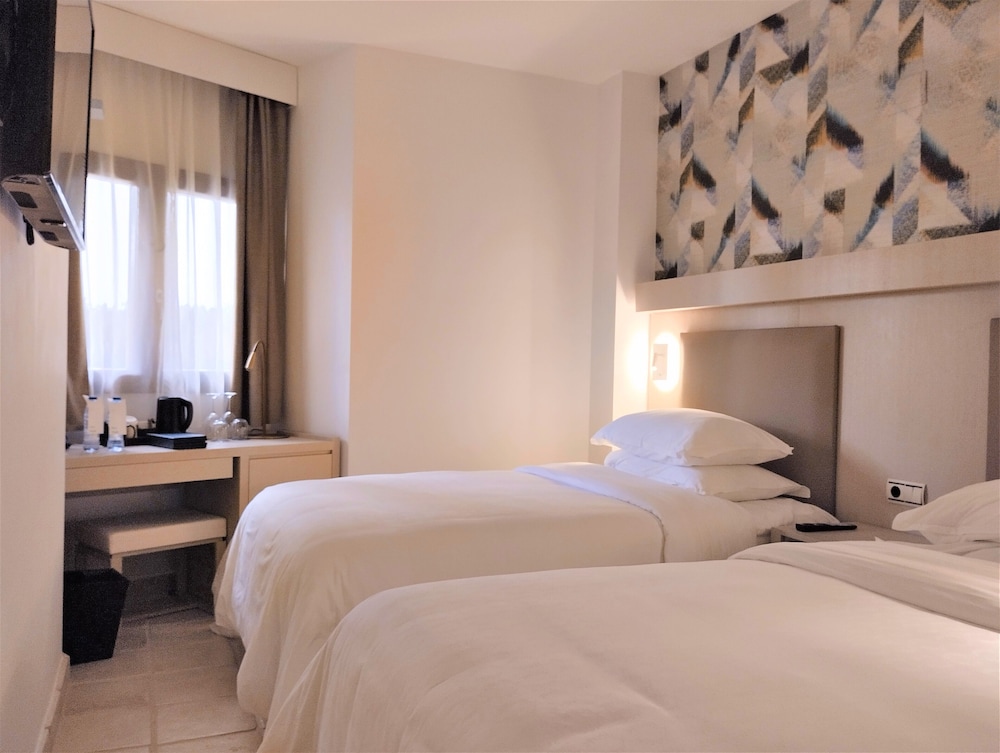 Sheraton Hacienda Del Alamo Golf And Spa Resort 9/34