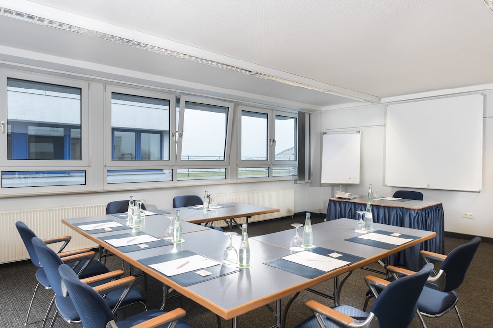 Hotel Dortmund Airport 26/28