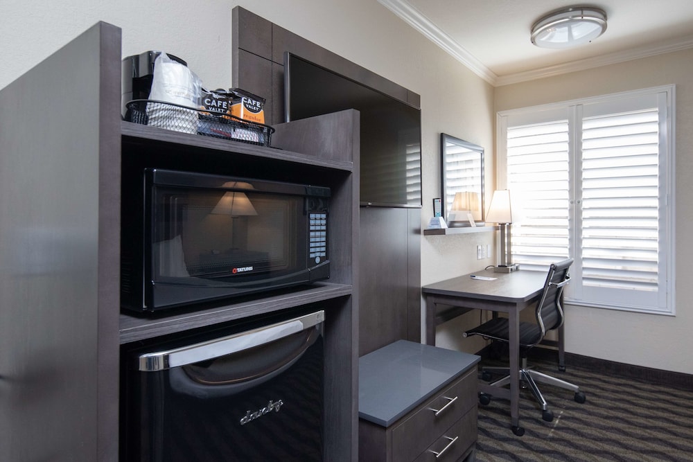 Best Western Silicon Valley Inn 34/35
