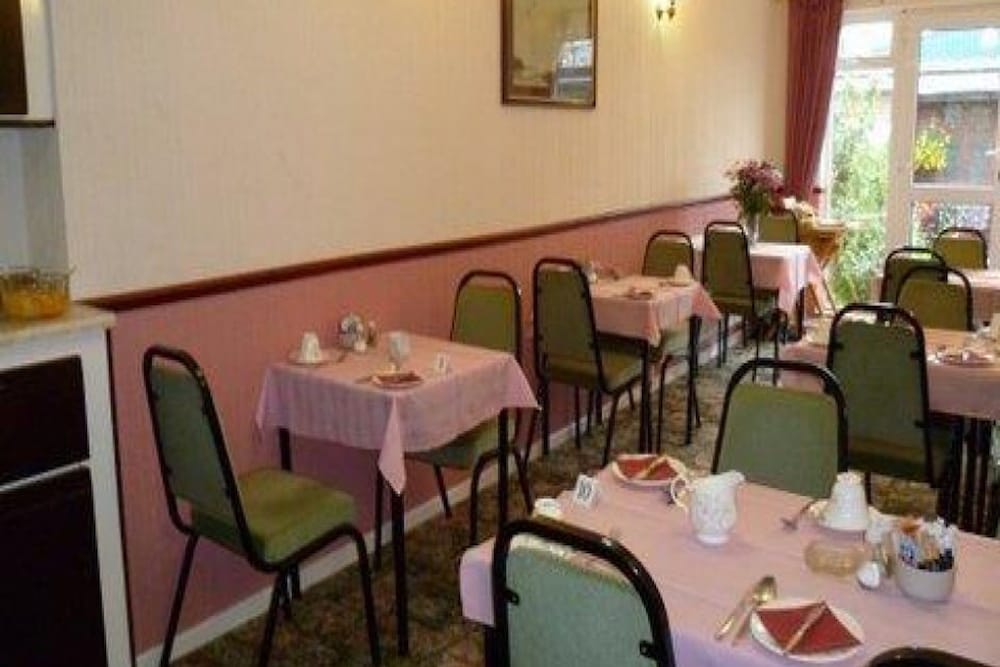 OYO Belvedere Guest House, Great Yarmouth 18/23