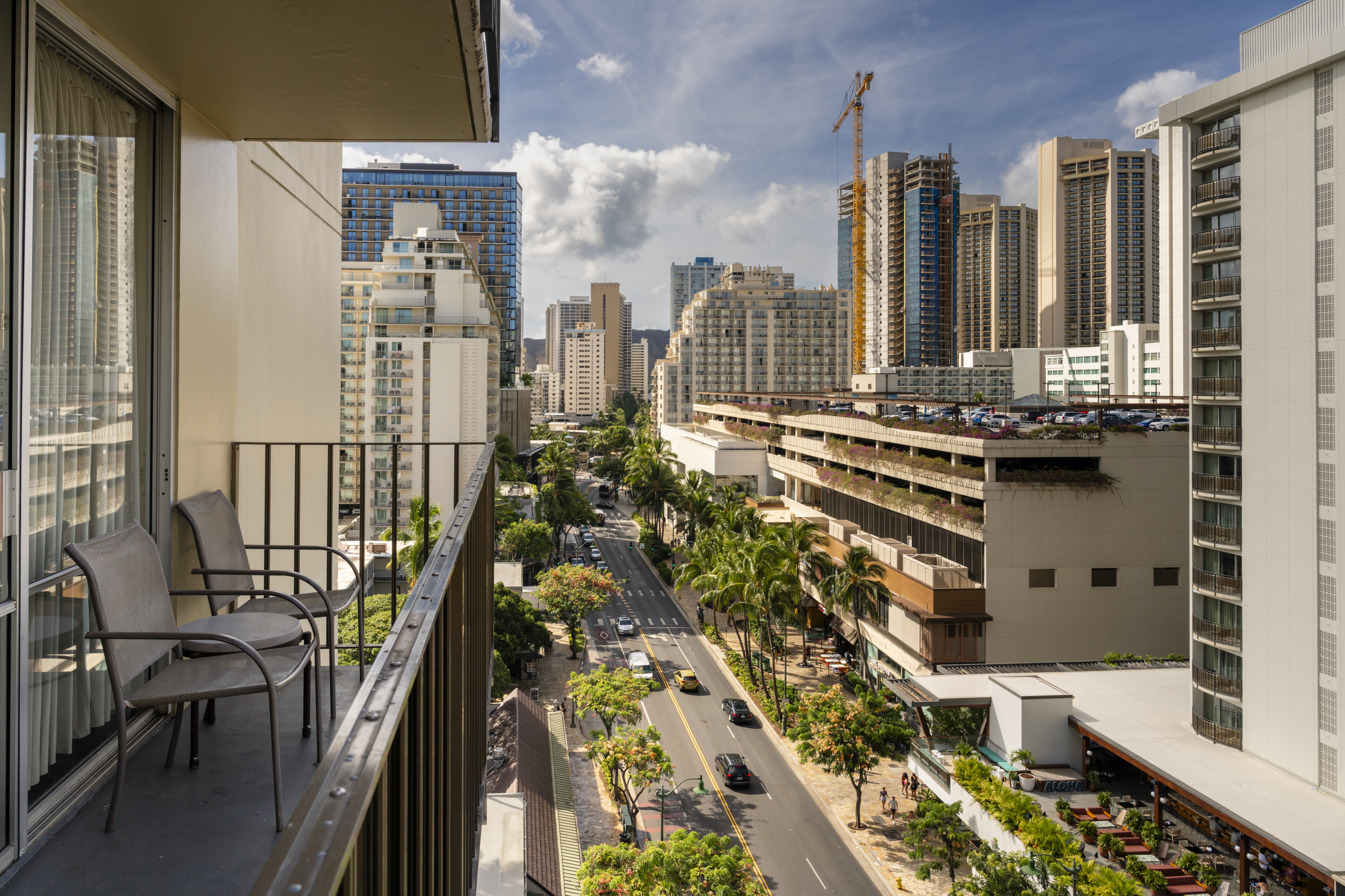 Ohia Waikiki Studio Suites 90/99