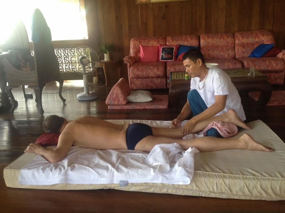 Ruen Thai Rim Haad 27/53