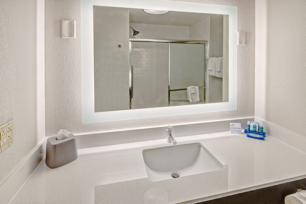 Holiday Inn Express Hotel And Suites Jackson Northeast 31/55