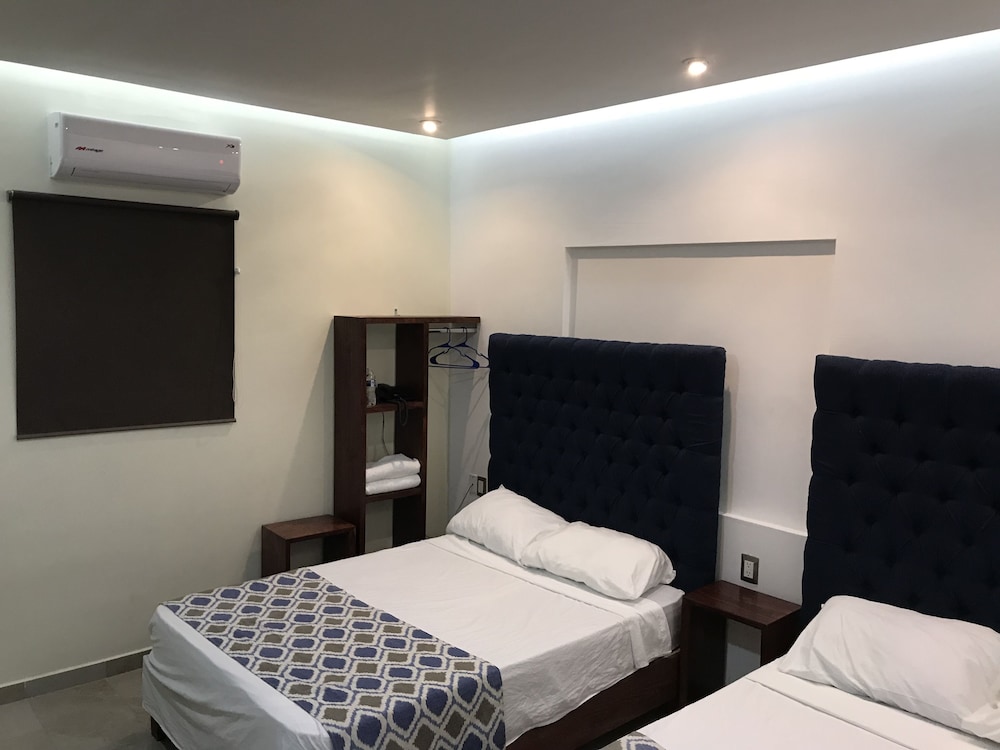 HOTEL PLAZA AMALIA 17/26