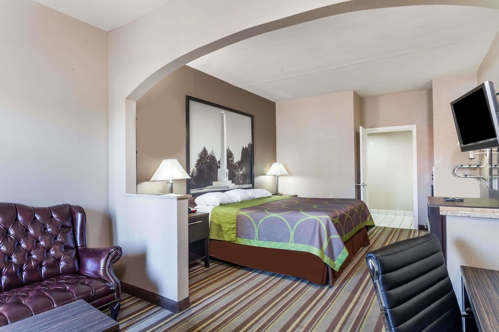 Super 8 by Wyndham Murfreesboro 15/30