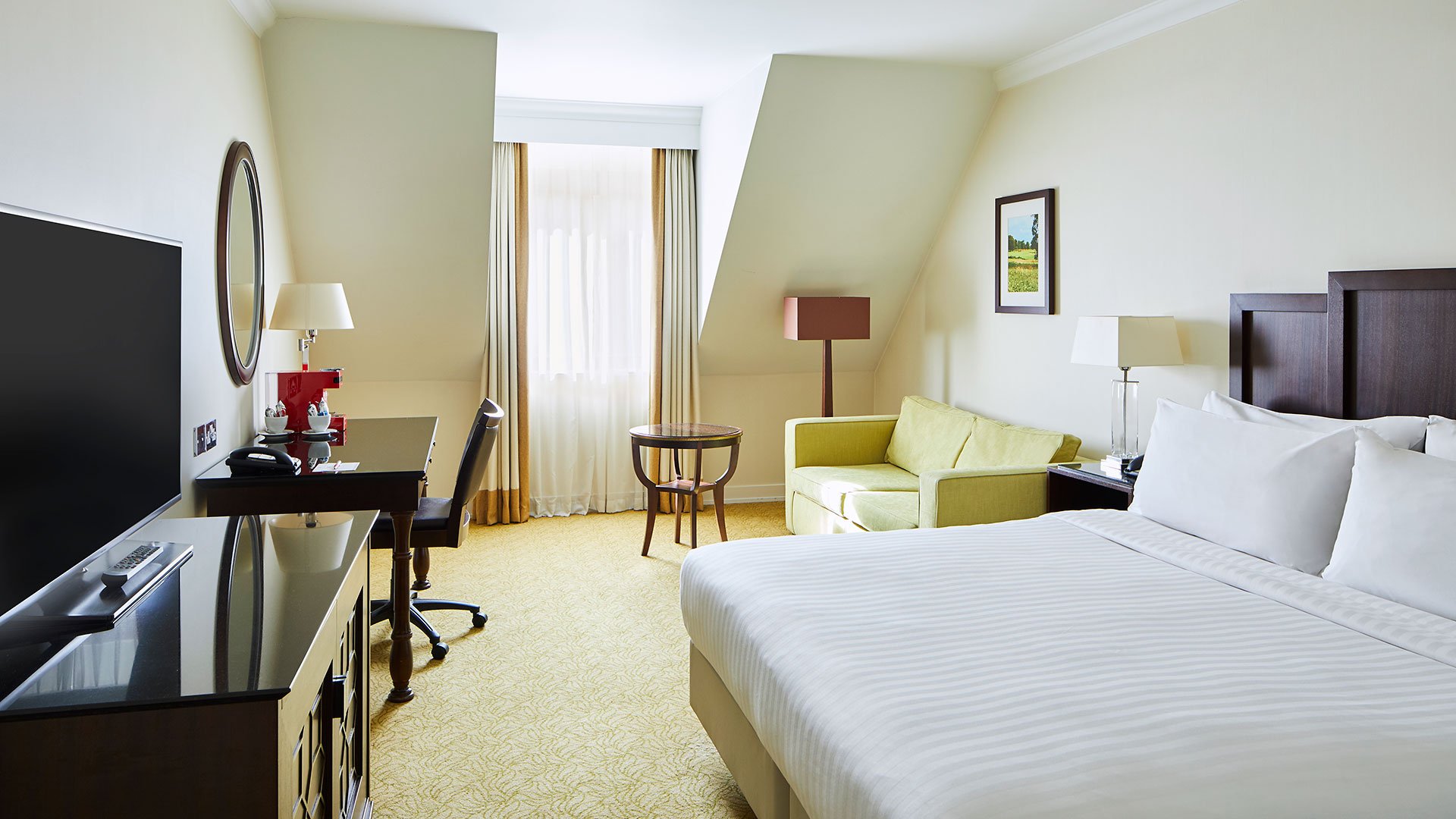SUPERIOR, KING BED