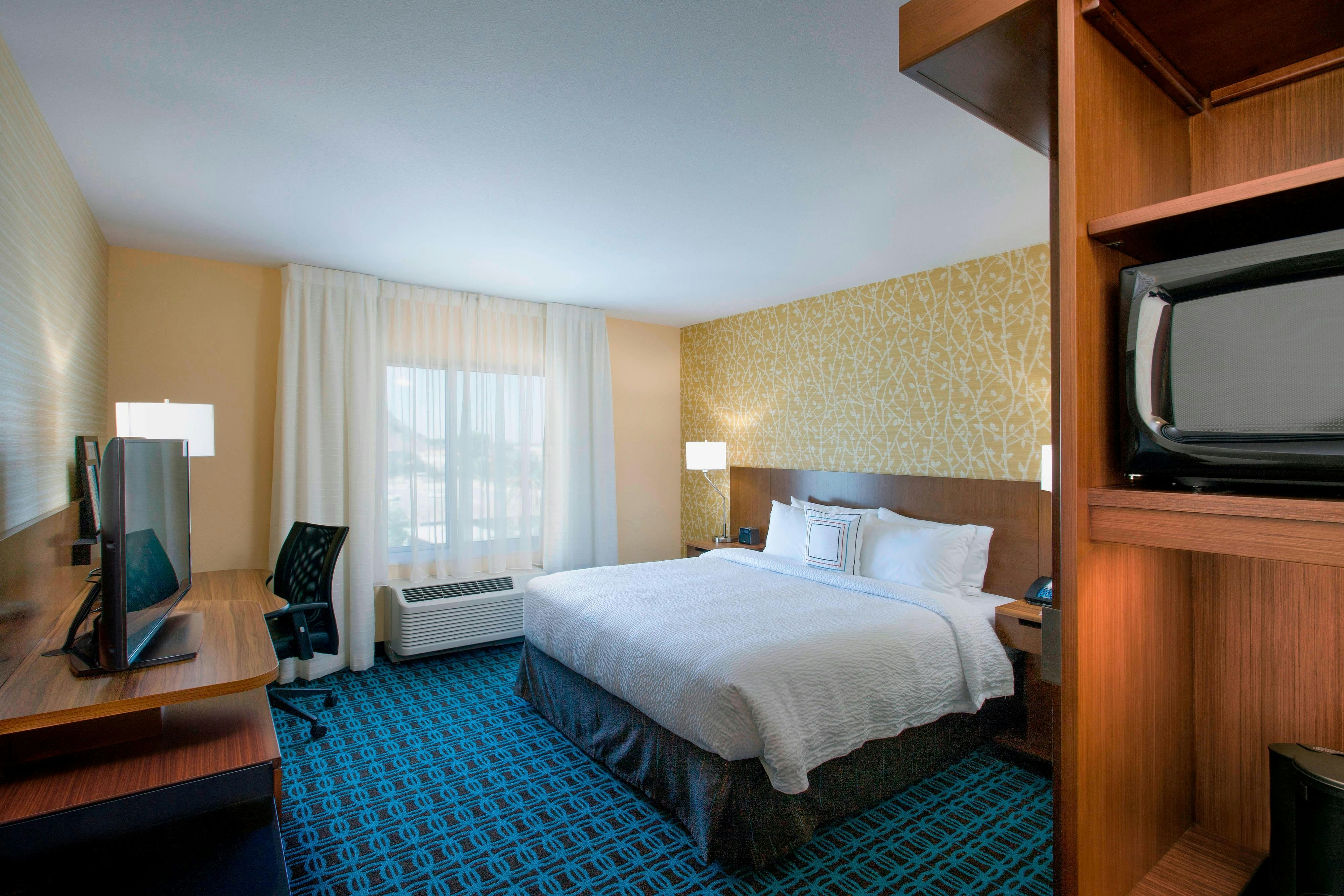 ROOM, KING BED