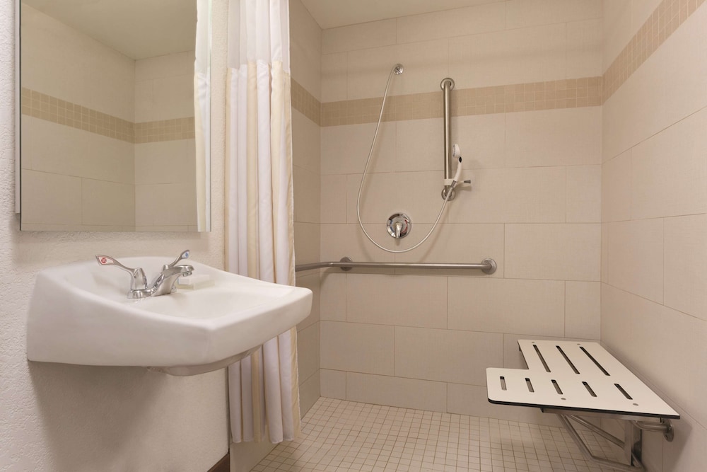 Hilton Garden Inn Anaheim Garden Grove 9/41