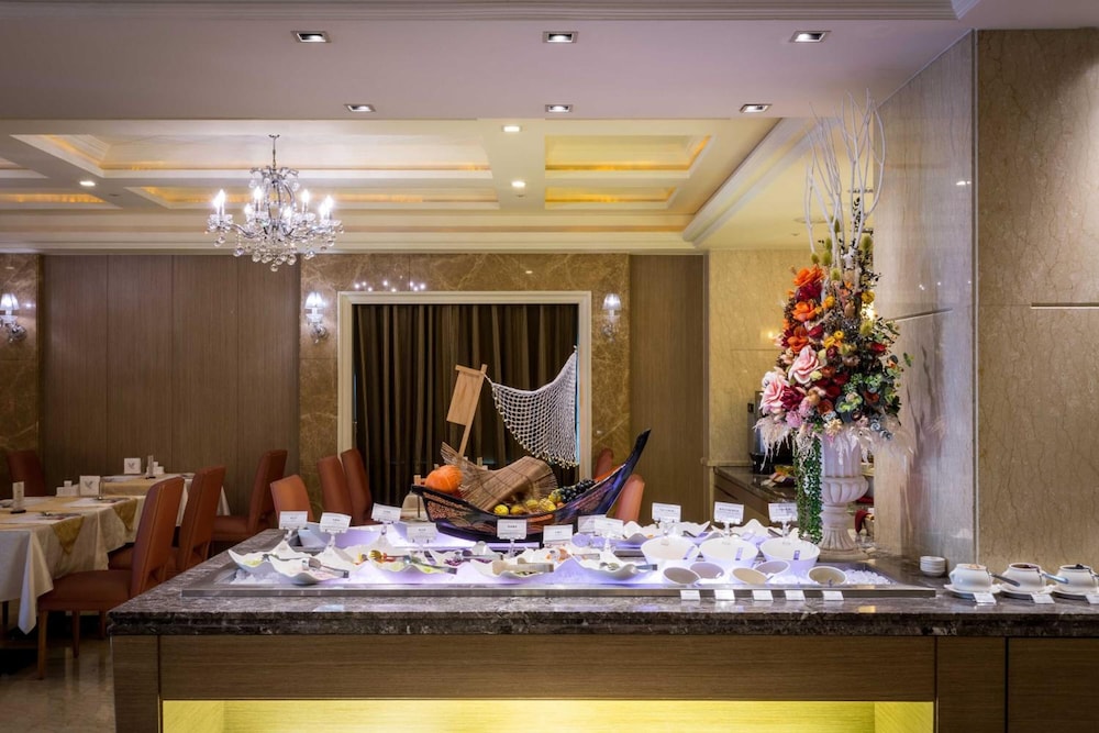 Grand View Hotel 33/34