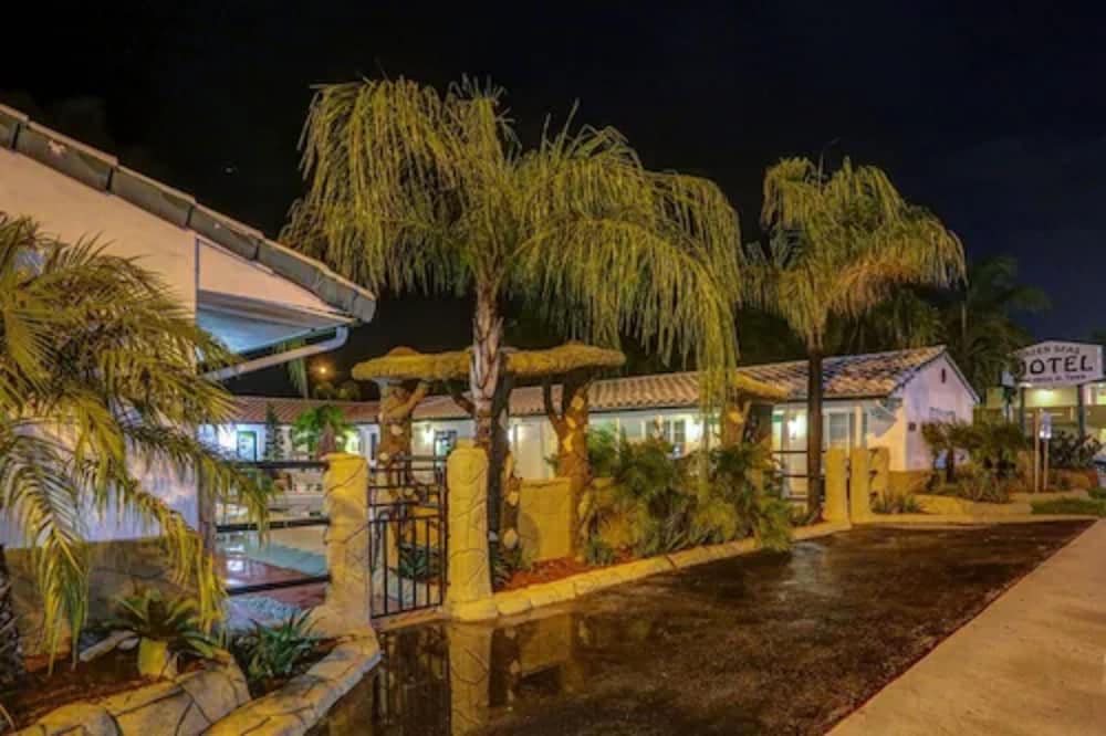 Green Seas Motel 43/50