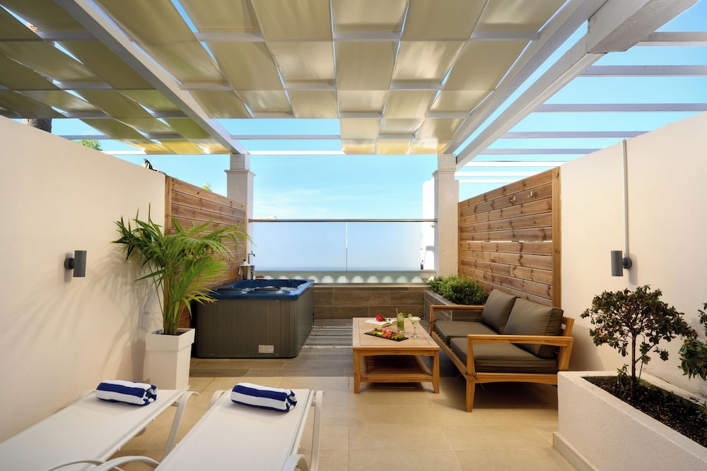 Cavomarina Beach Hotel - Adults Only 38/62
