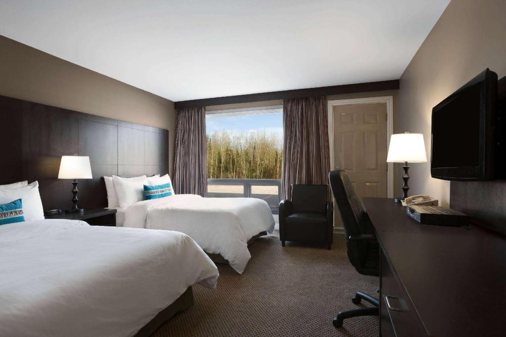 Interior, 2 Queen Beds
