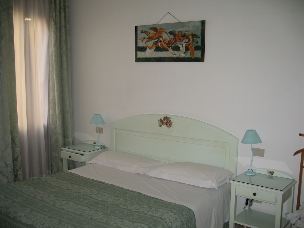 Hotel Adua 17/62