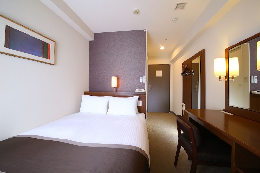 SEMI ROOM, SEMI DOUBLE BED