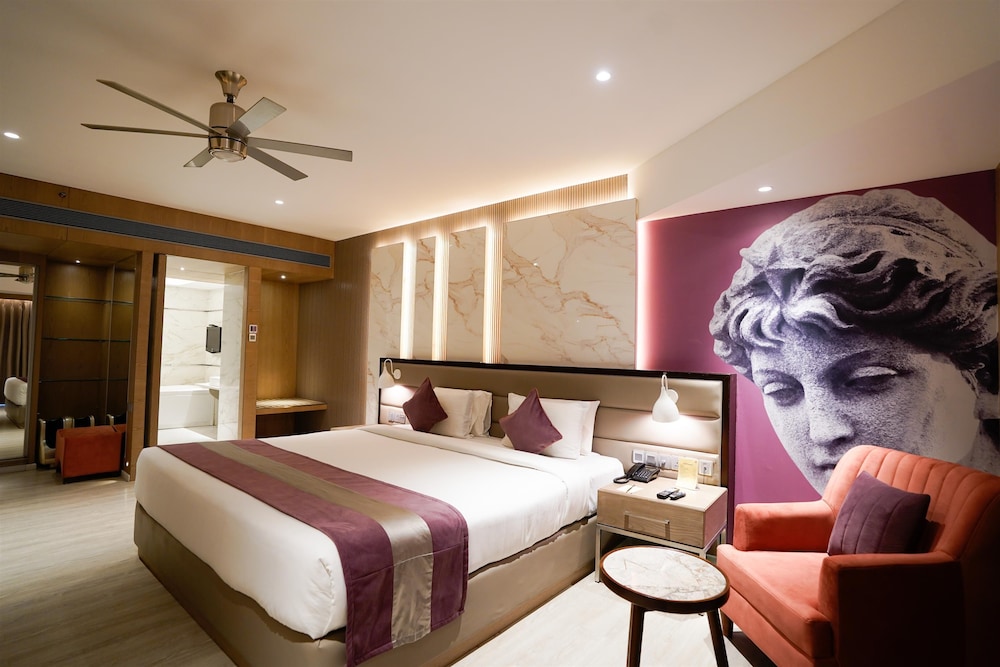 Wow, Suite, King Bed