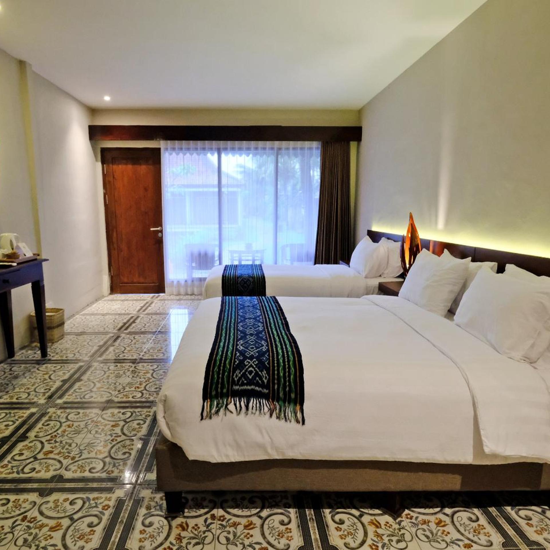 Room, Triple, Pool View