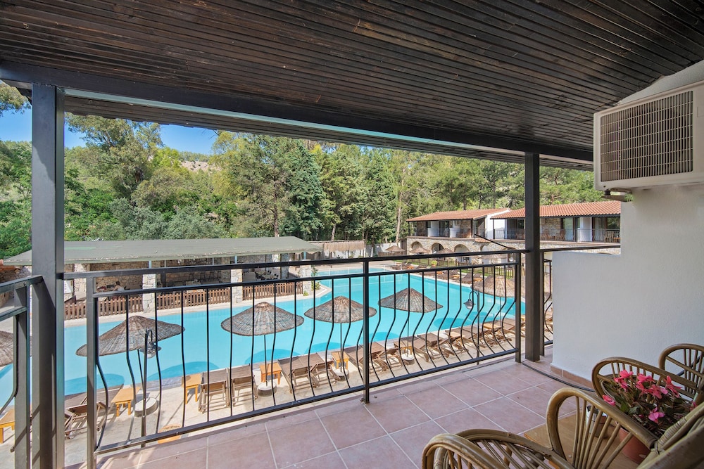 Alados Otel 23/50