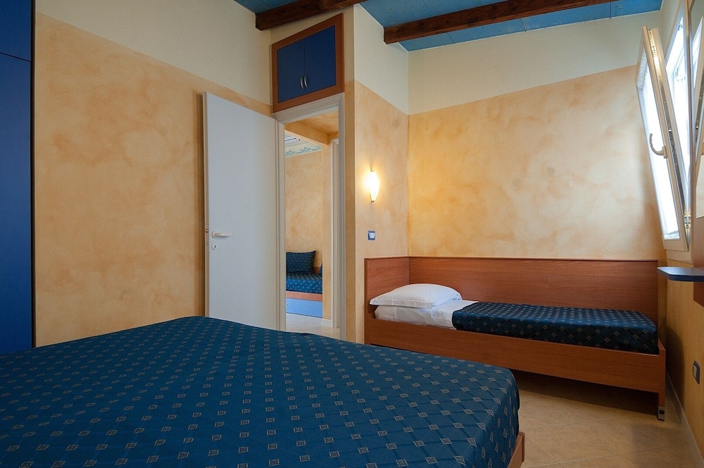 1 Bedroom, Bungalow, Queen Bed, 2 Sofa