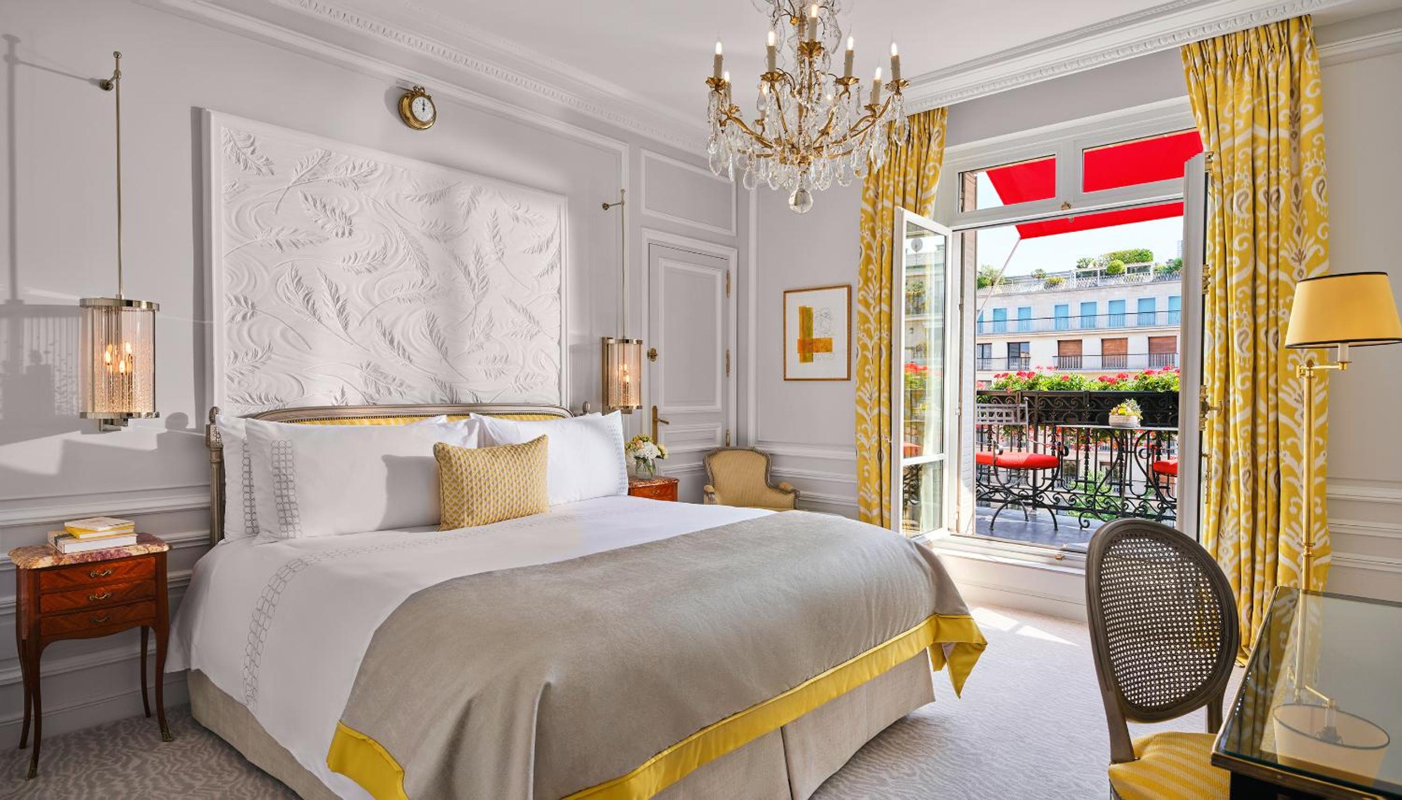 Avenue, Deluxe, Montaigne View