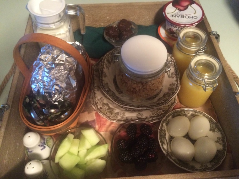 Cottage Lake Bed And Breakfast 9/50