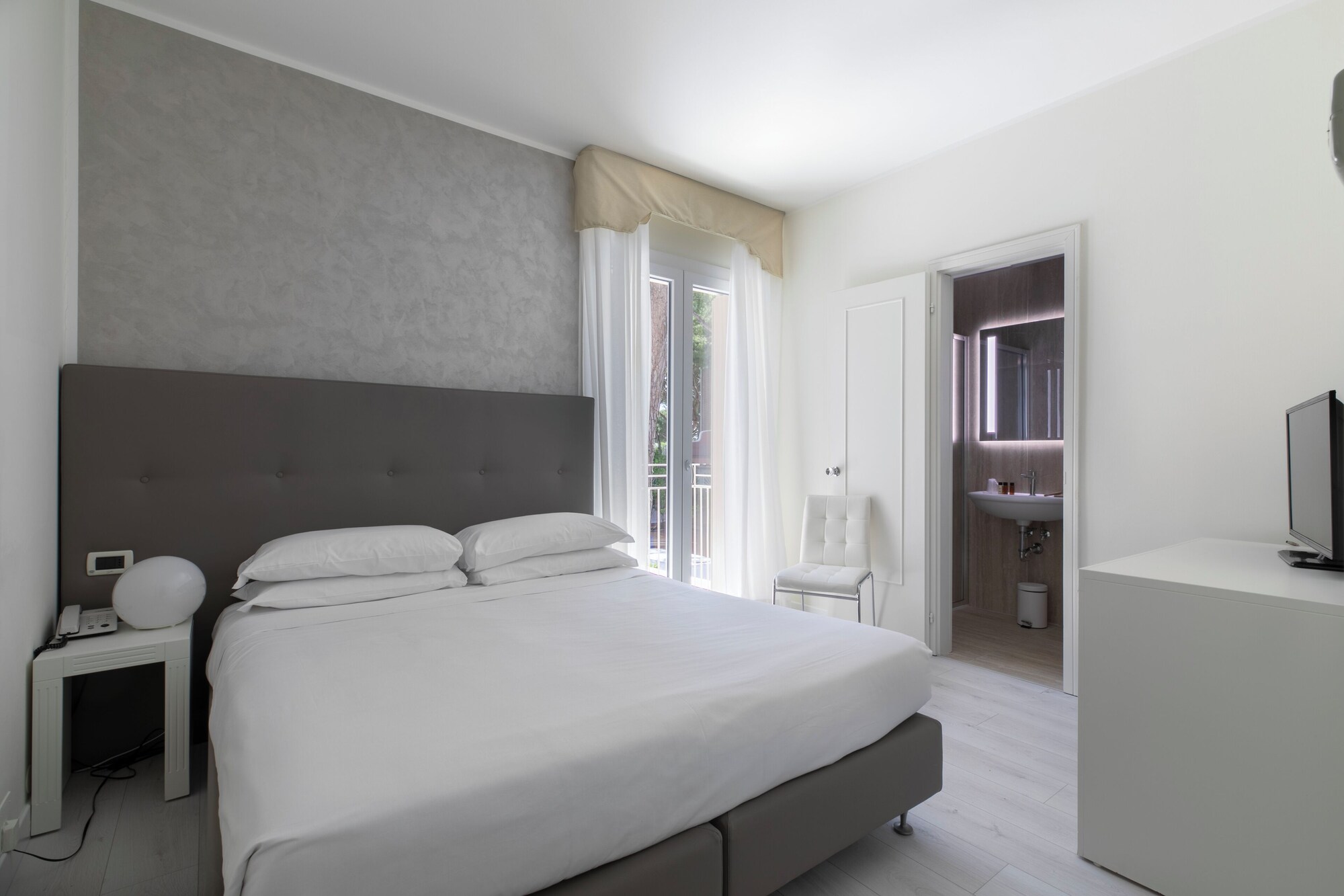 CLASSIC, DOUBLE BED