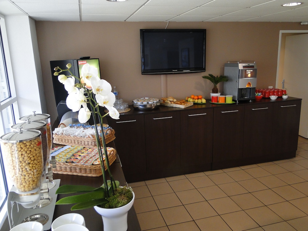 All Suites Appart Hotel Merignac 38/51