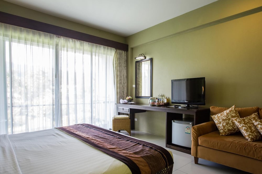POONYAMANTRA RESORT 33/75