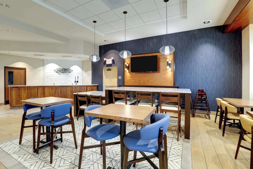 Drury Inn & Suites Lafayette IN 45/56