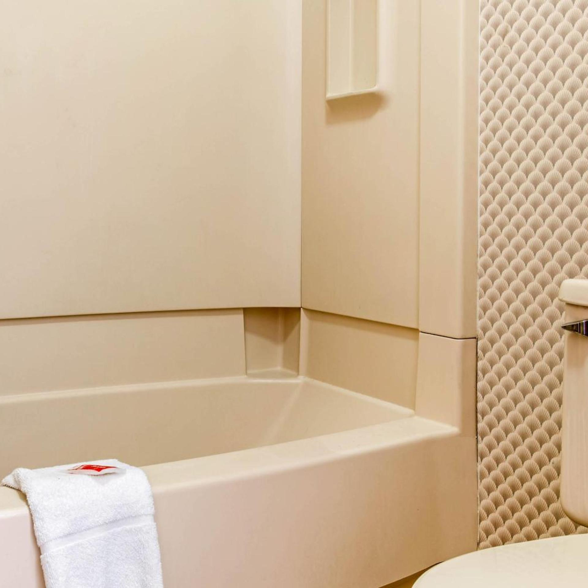 غرفة قياسية بسرير كينج للمدخنين، Econo Lodge Holland - Toledo 8/8