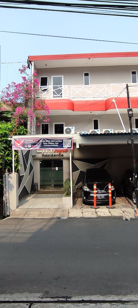City Style Residence 3/23
