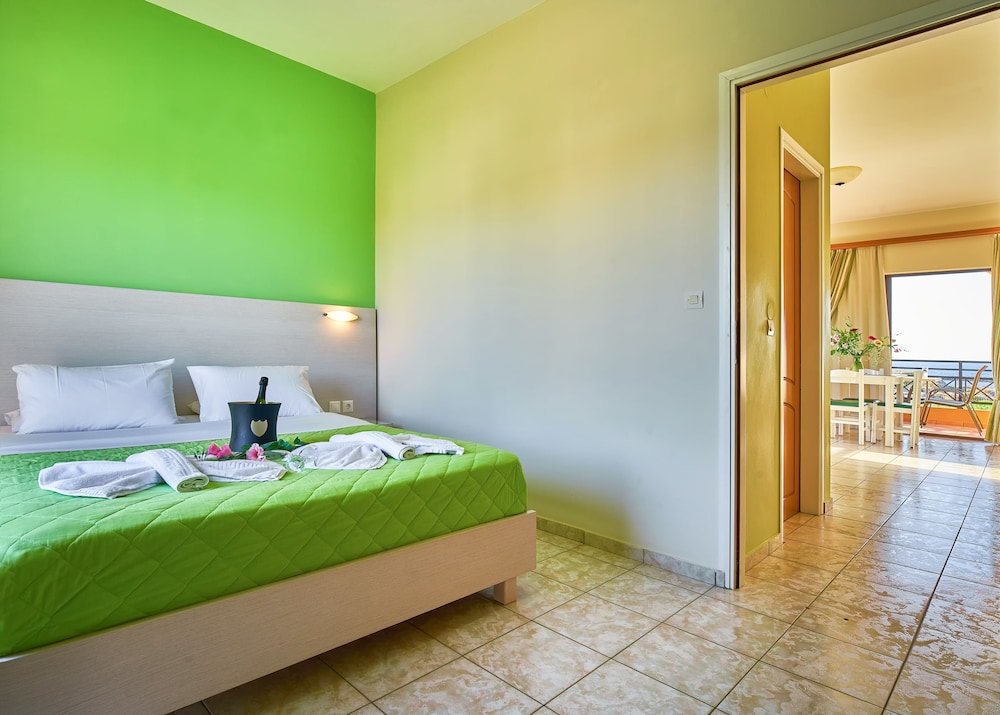 Nanakis Beach Apartments photo5