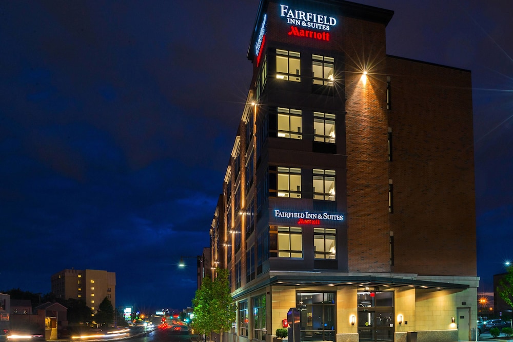 Fairfield Inn Suites Boston Cambridge in CAMBRIDGE - MA