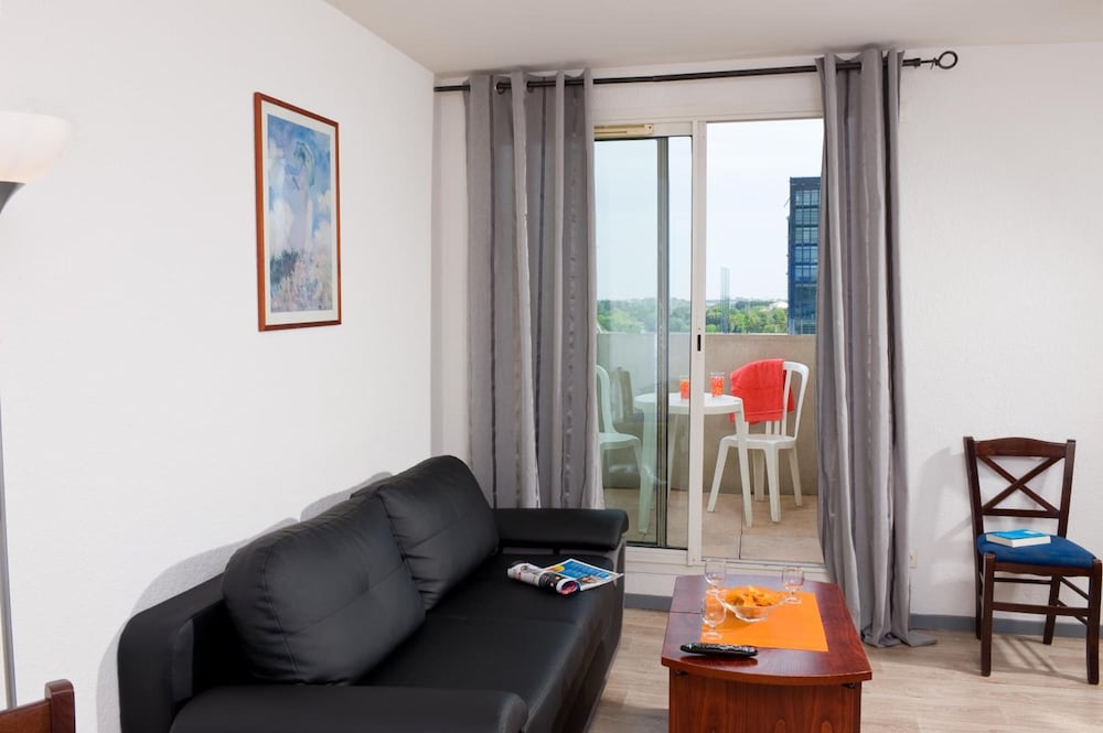 MADAME VACANCES- RESIDENCE LES CONSULS DE LA MER 14/29