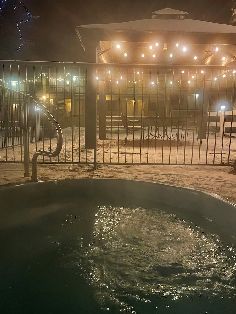 Timbers Motel Travelodge by Wyndham Bigfork 22/28