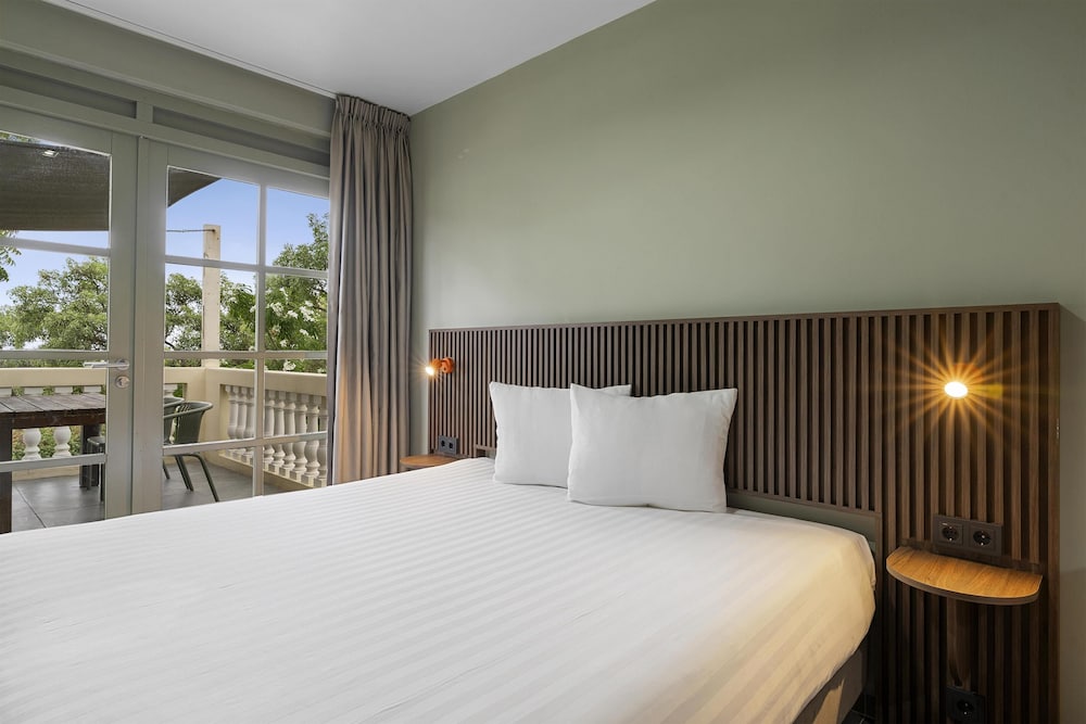 Sonesta Hotels & Resorts Livingstone Curacao 23/70