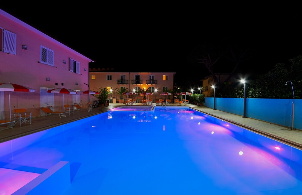 Varo Village Hotel 2/39