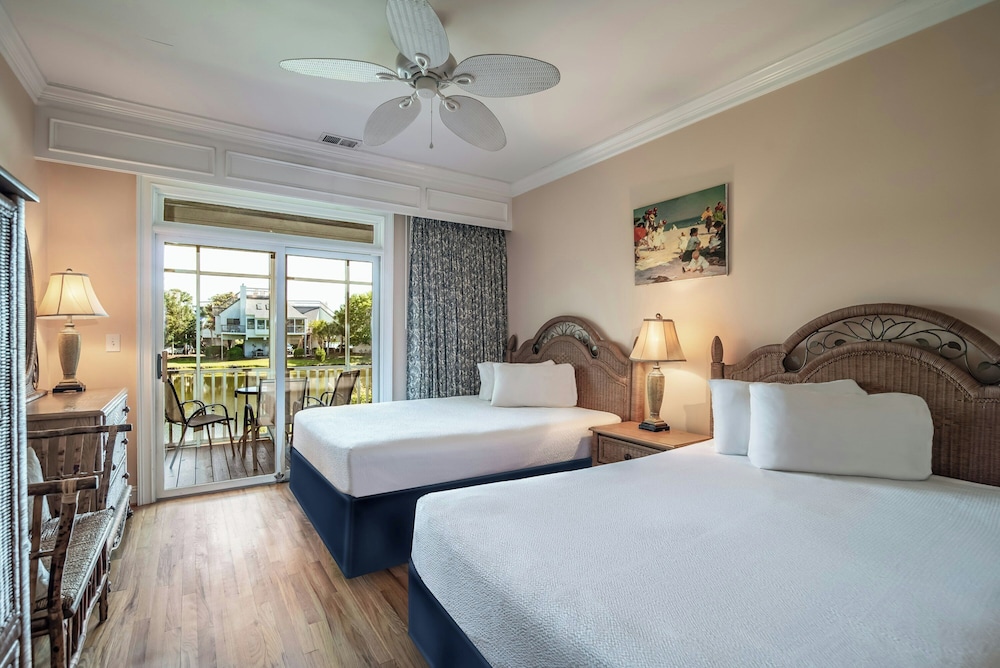 2 Bedrooms, Scenic, Villa, 1 King and 1 Single Beds, 1 Queen and 1 Double Bed, Lake Side, Resort View