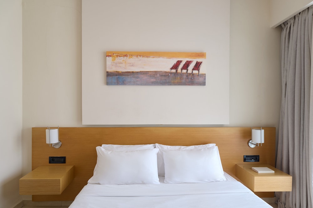 Atlantica Amalthia Beach Hotel 25/65