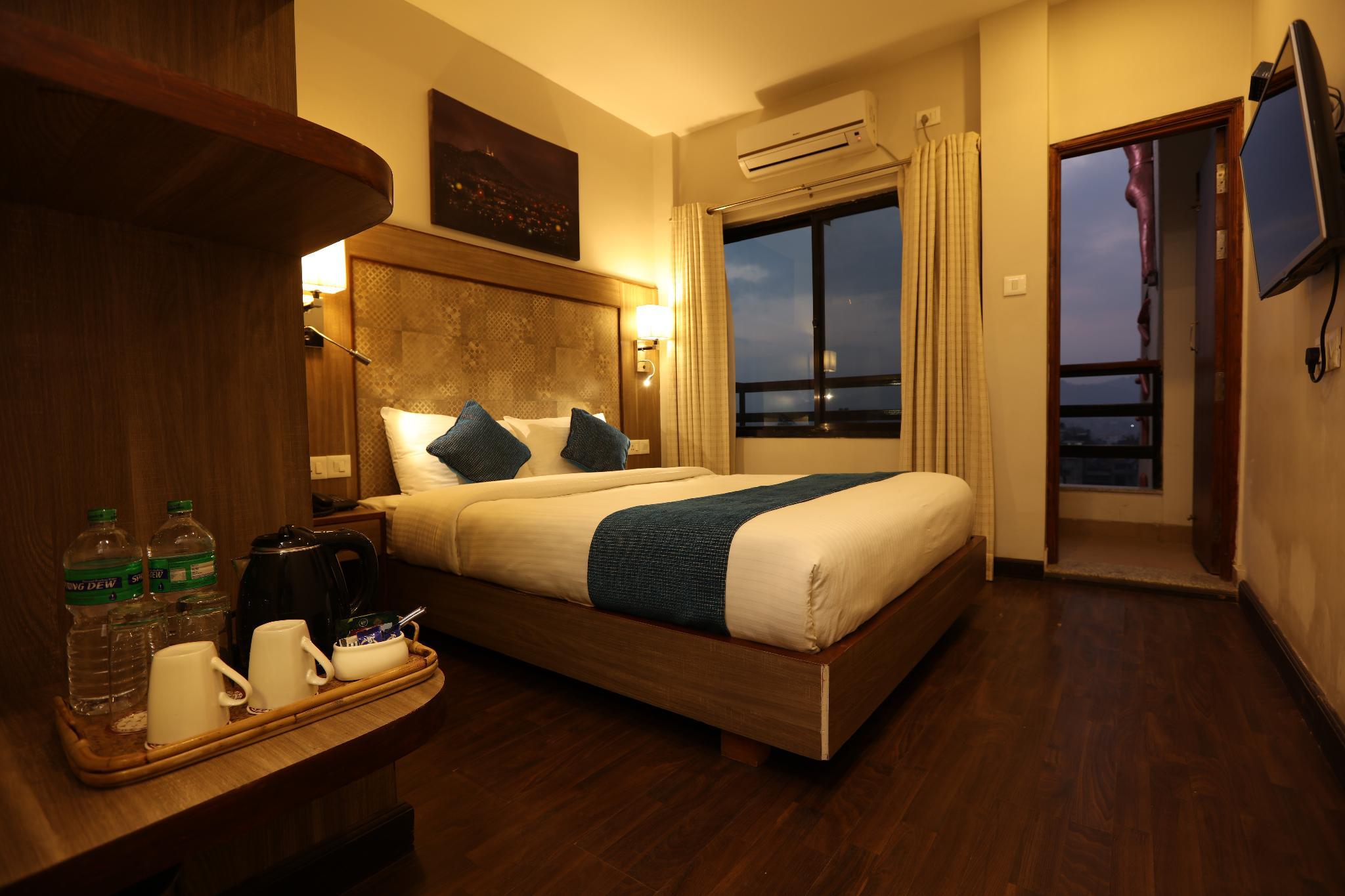 Standard Queen Room