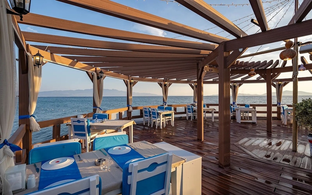 Golden Beach Resort Spa 65/72